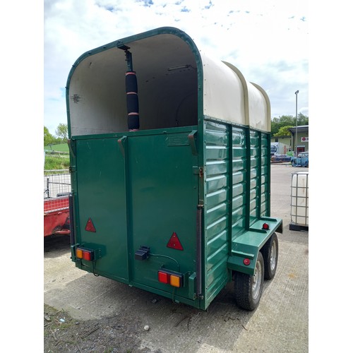 8 - RICE HORSE BOX