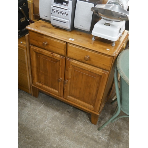 802 - PINE 2 DOOR CABINET