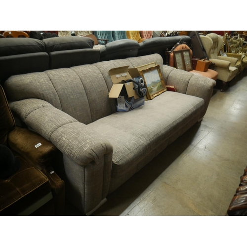 499 - LARGE SETTEE