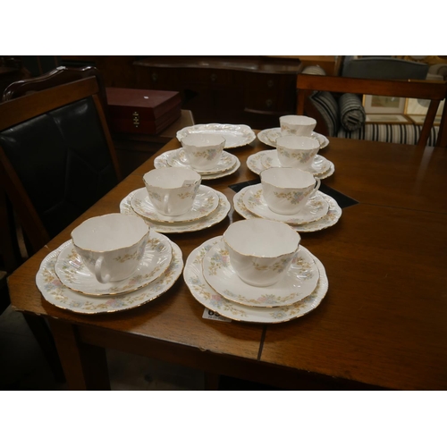 621 - QUEENS DIANA PART TEA SET