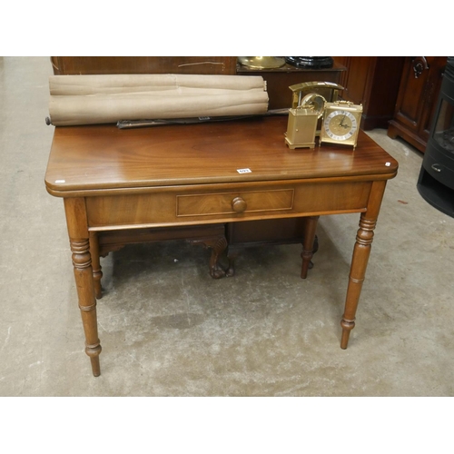 693 - VICTORIAN TURNOVER LEAF TABLE