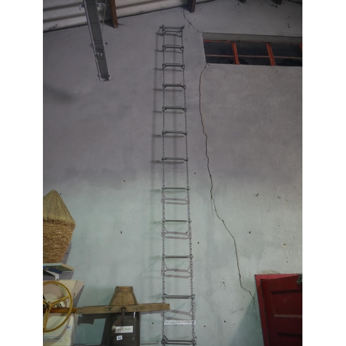 852 - FIRE ESCAPE LADDER