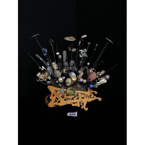 324 - COLLECTION OF VINTAGE HAT PINS