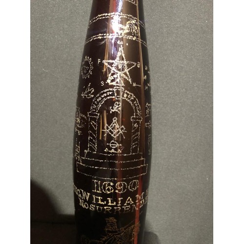 300 - NAIVELY ENGRAVED BOTTLE CELEBRATING KING WILLIAM III WITH MASONIC & ORANGE ORDER SYMBOLS DATED 1873