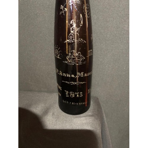 300 - NAIVELY ENGRAVED BOTTLE CELEBRATING KING WILLIAM III WITH MASONIC & ORANGE ORDER SYMBOLS DATED 1873