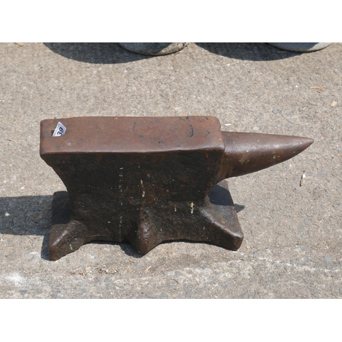 139 - ANVIL WITH 5 FEET