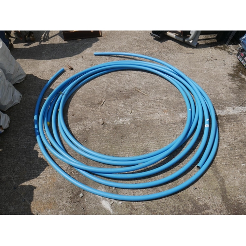 17 - LOT OF WATER HOSING