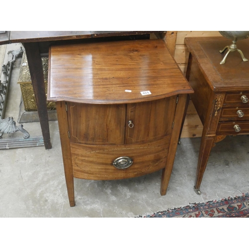 465 - GEORGIAN BEDSIDE CABINET