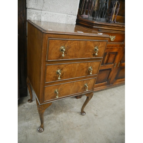 520 - WALNUT 3 DRAWER CHEST ON QUEEN ANNE LEG