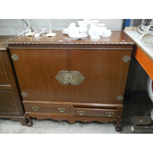 546 - IRISH MAHOGANY CHEST ON STAND