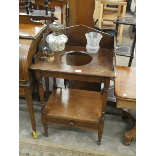 601 - VICTORIAN ONE DRAWER WASH STAND