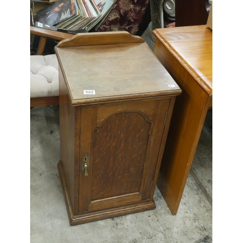 682 - VICTORIAN OAK LOCKER