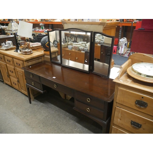 768 - MAHOGANY DRESSING TABLE