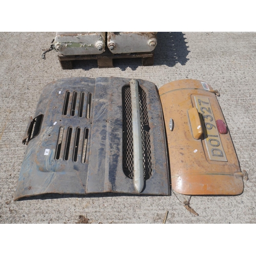 3 - OLD MINI TAILGATE & LORRY GRILL