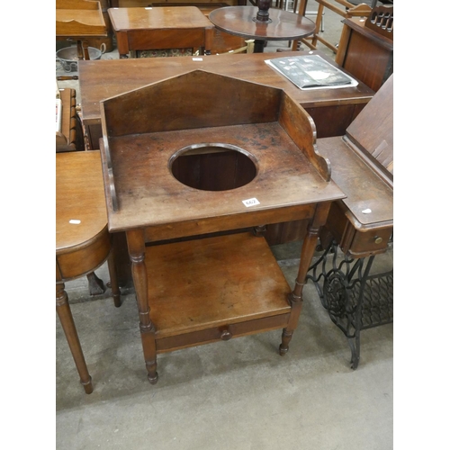 662 - ANTIQUE MAHOGANY WASHSTAND