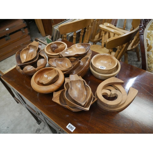 691 - LOT OF CARVED WOODEN BOWLS