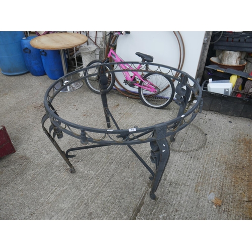 15 - METAL TABLE FRAME