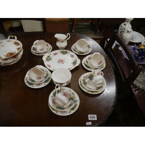 ROYAL ALBERT BERKELEY 21 PIECE TEA SET