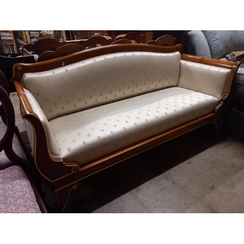 485 - DOUBLE ENDED COUCH