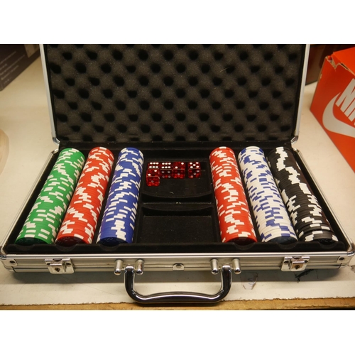 877 - POKER SET