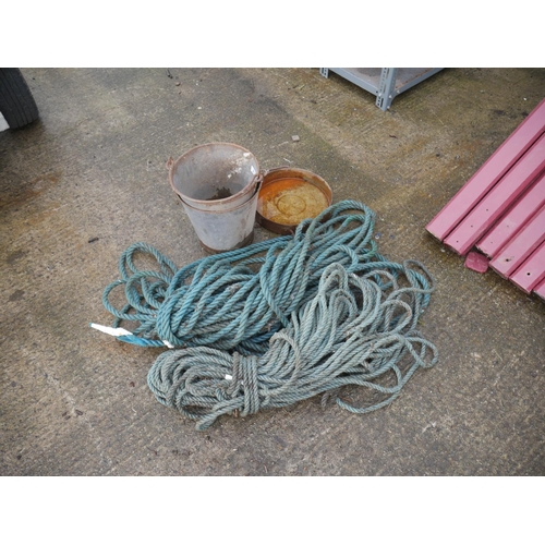 23 - 2 METAL BUCKETS PLUS OLD ROPE & GRIDDLE PAN