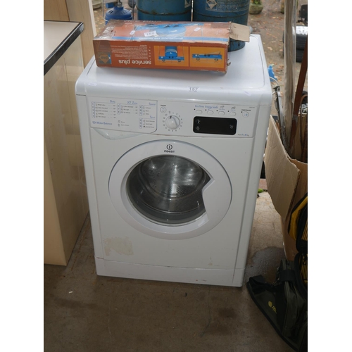 157 - WASHING MACHINE