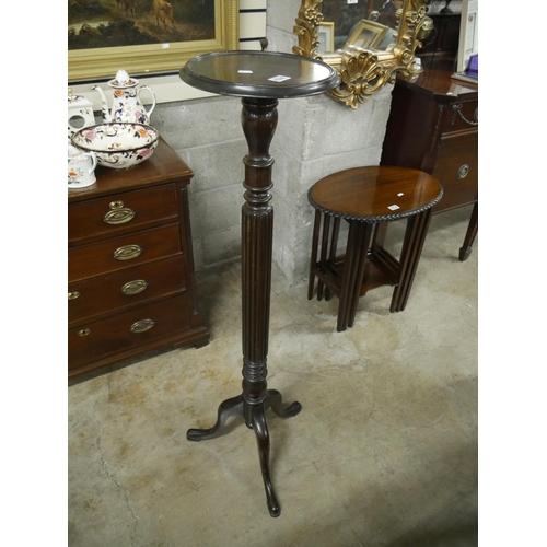 424 - EDWARDIAN MAHOGANY TORCHERE