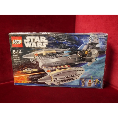 451 - LEGO SET - HAS BEEN BUILT - REPACKAGED AND INSTRUCTIONS INCLUDED CODE 8095