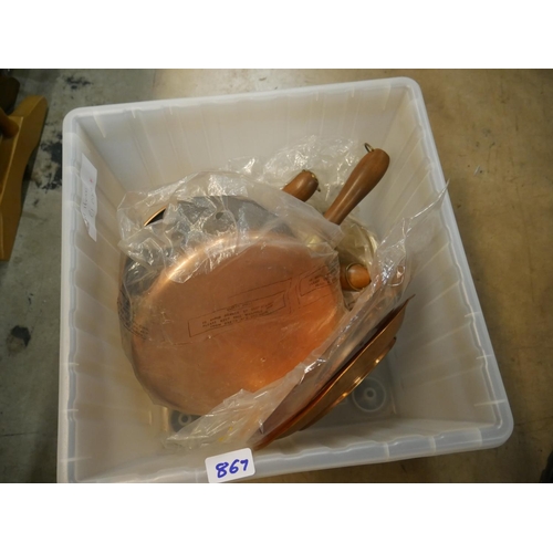 867 - BOX OF COPPER PANS