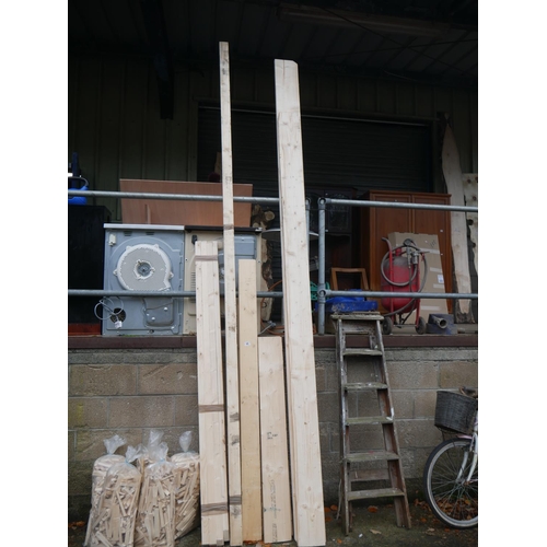 48 - LOT OF WHITE WOOD