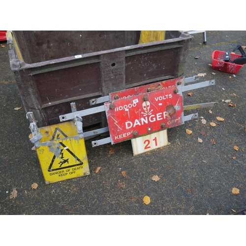 52 - LOT OF SIGNS