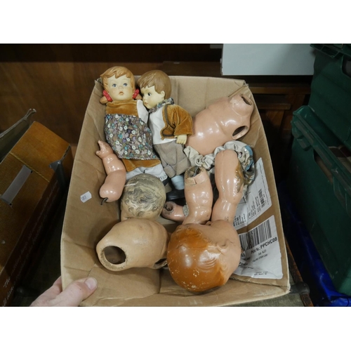 879 - VINTAGE DOLL PARTS