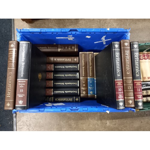 878 - LOT OF BOOKS