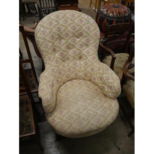 618 - VICTORIAN ARMCHAIR