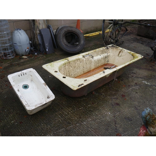 13 - PORCELAIN SINK & OLD BATH