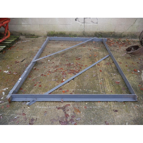 22 - METAL FRAME