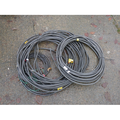 44 - LOT OF ARMOURED CABLES