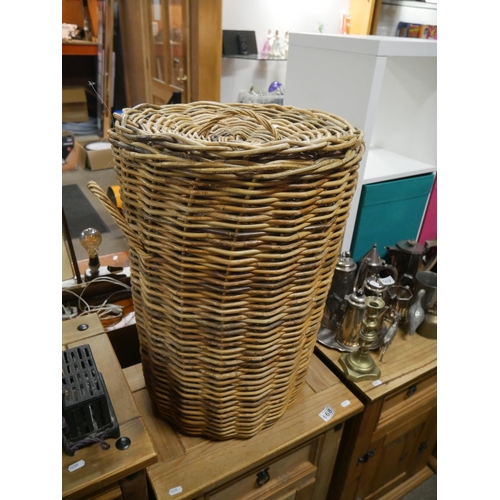 667 - LINEN BASKET