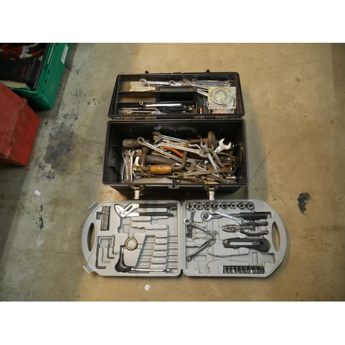 680 - TOOL BOX & CONTENTS