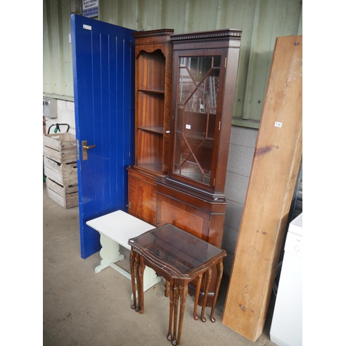 117 - LOT OF OCCASIONAL FURNITURE
