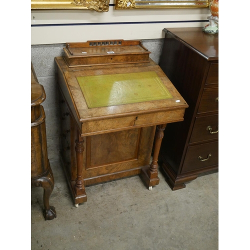 302 - BURR WALNUT VICTORIAN DAVENPORT BUREAU