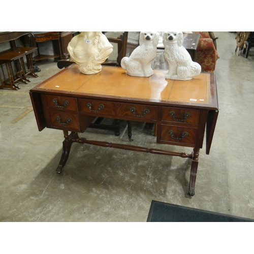 400 - LEATHER TOPPED DESK