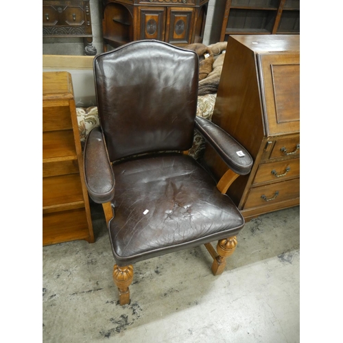 445 - OAK & LEATHER GENTS CHAIR