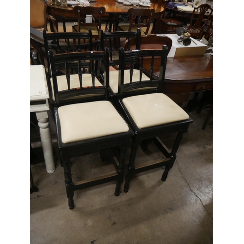 466 - 4 HIGH STOOLS