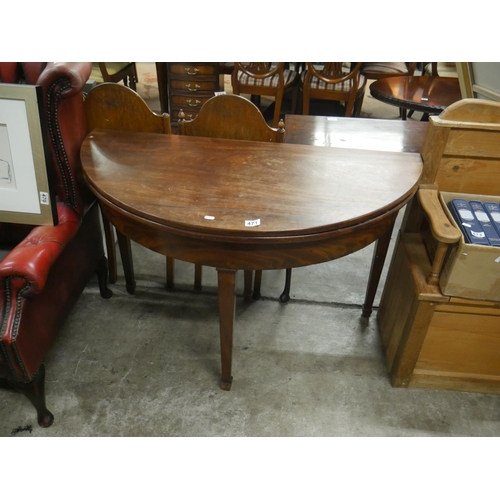 471 - ANTIQUE TURNOVER LEAF TEA TABLE