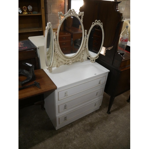 569 - CHEST OF DRAWERS & DECORATIVE MIRROR