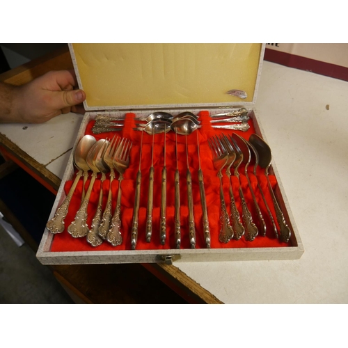 648 - BOXED CUTLERY