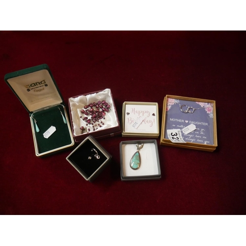 321 - LOT OF BOXED JEWELLERY INCLUDING SILVER