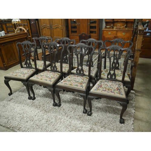 434 - SET OF 8 ANTIQUE DINING CHAIRS INCLUDING CARVERS