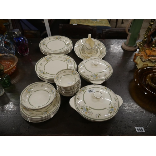 557 - DOULTON DINNER SERVICE